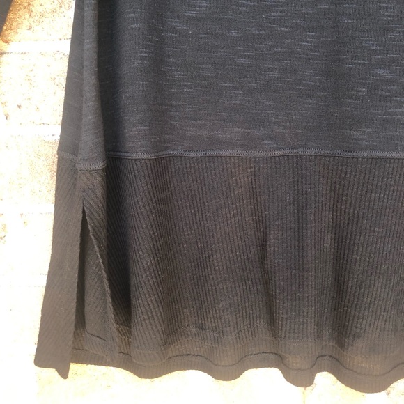 EST 1946 | Black Tunic Top w/ Ribbed Bottom - Picture 5 of 6